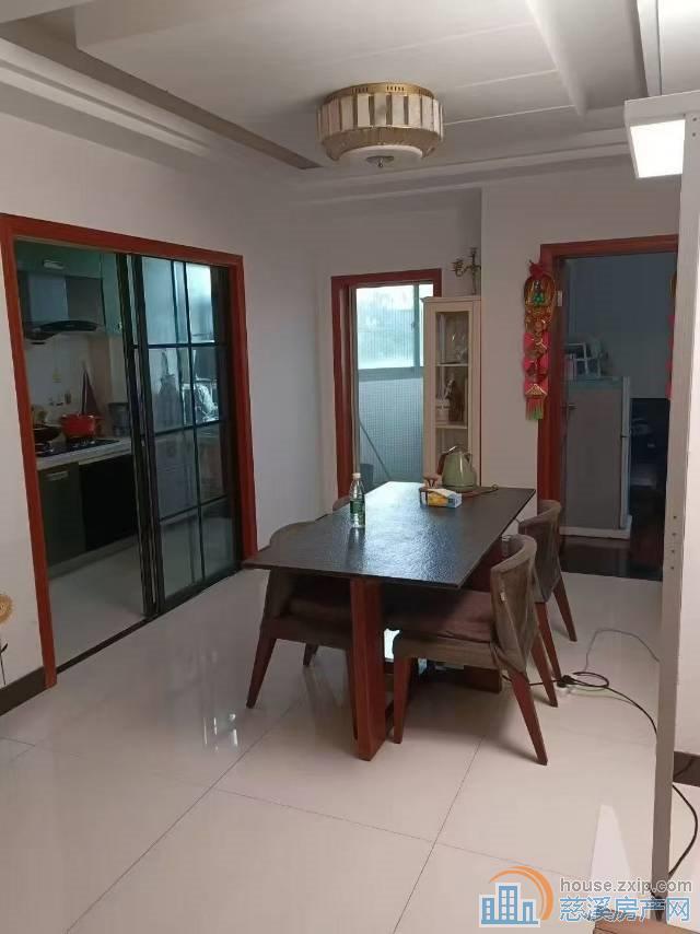 东方明珠恒温楼138平老装大车位148万