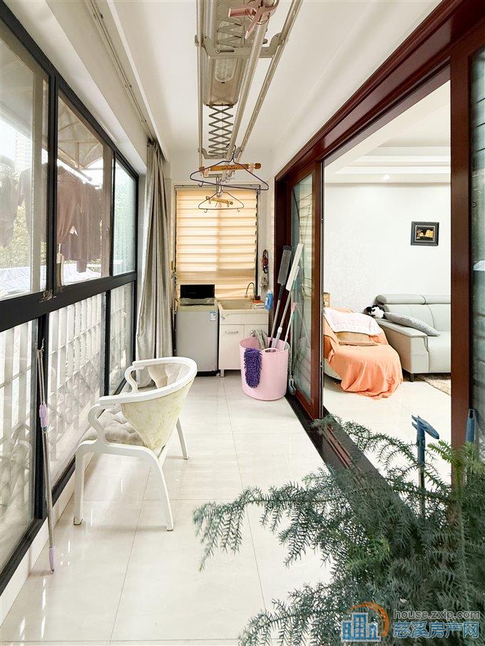 枫华富地 精装洋房 带车位 浙师大