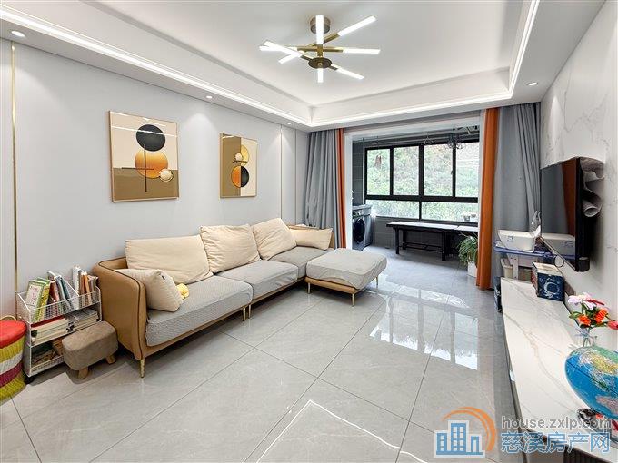 银杏小区 88平 115万