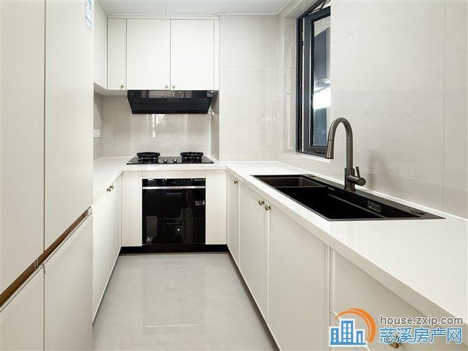 天安浔筑法式装修未入住过业主急售