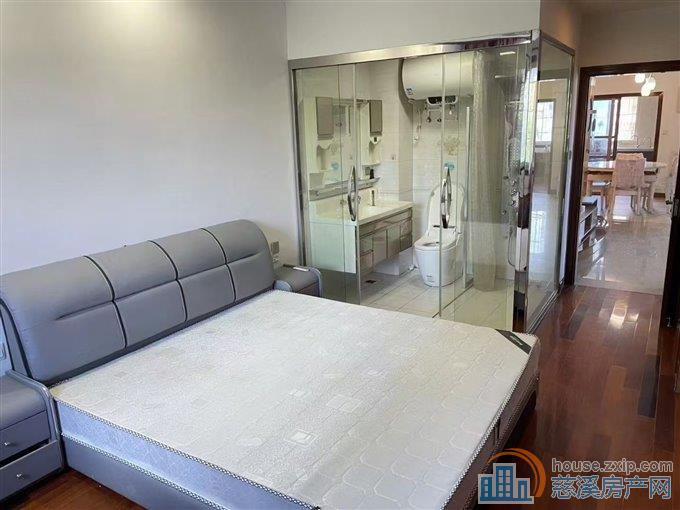 上林三小东门新村133平精装142.8万