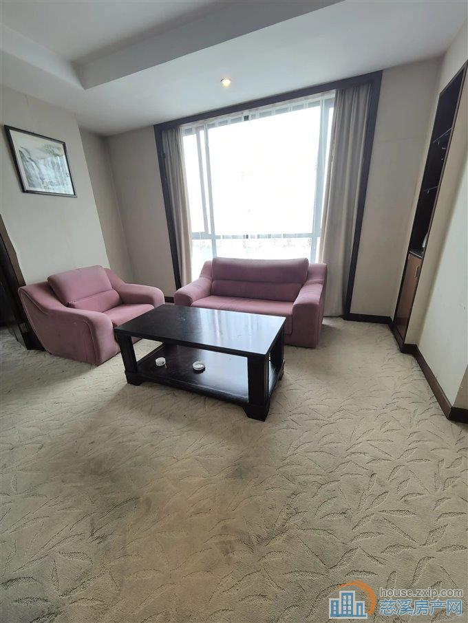 波斯曼国际酒店69平106万实验上林书包