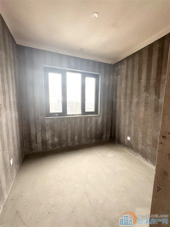 江岸臻园140平4室两厅南北通透仅142