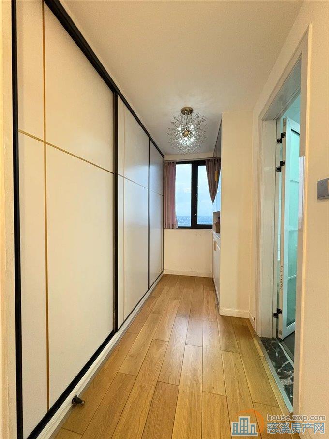 月桂府精装4室142平100万高超性价比