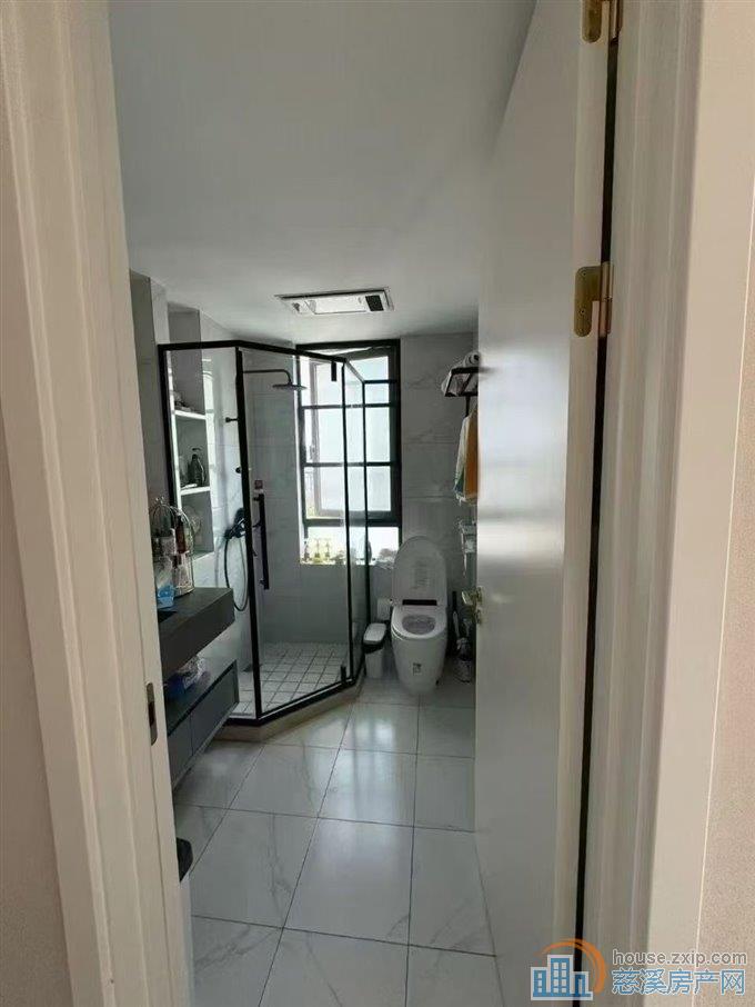 中海湖心半岛127平精装233.8万