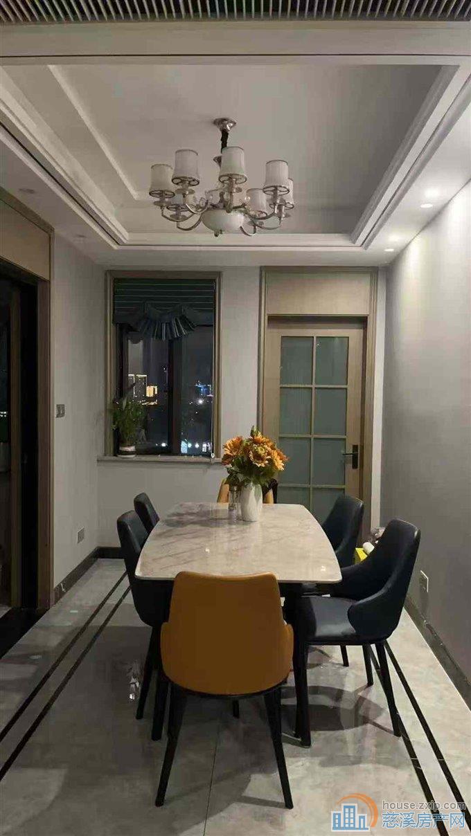 阳光城二期143平方朝南四间