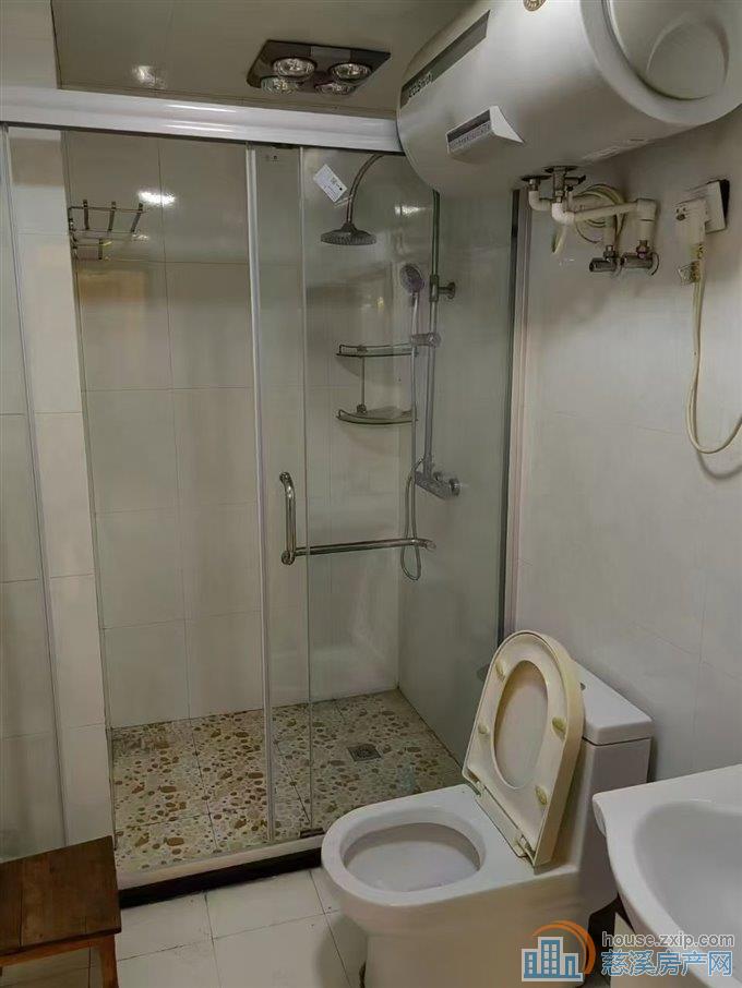 人和家园电梯房107.6平125万车位