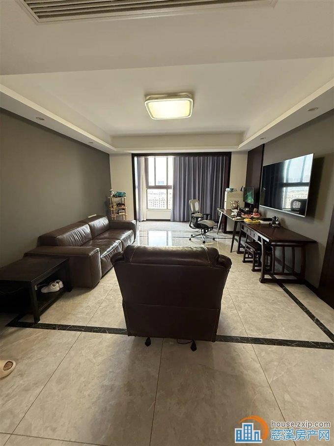 金仕华庭 精装102平155万 文锦