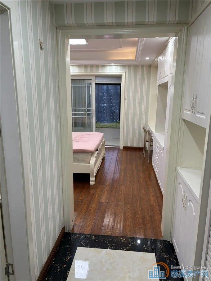 出租泰悦公寓58平2000每月