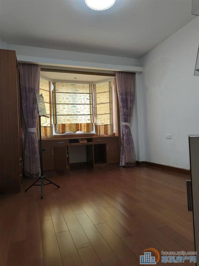   彩虹家园4室2厅2卫1阳