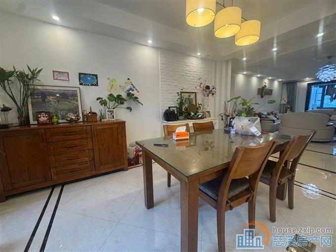 金地鸿悦188平288万满两年精装