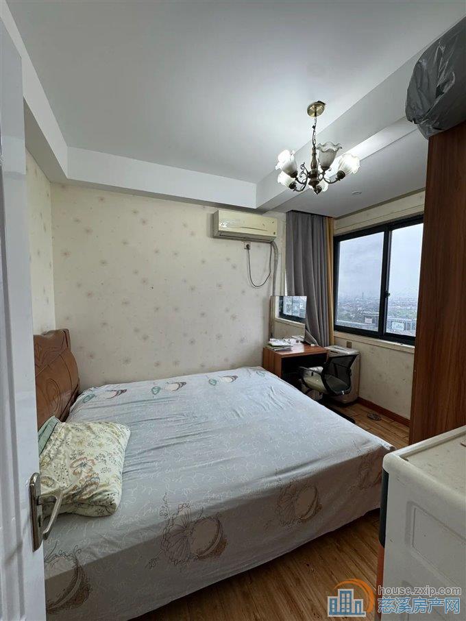 银桂苑131平150万精装带车位