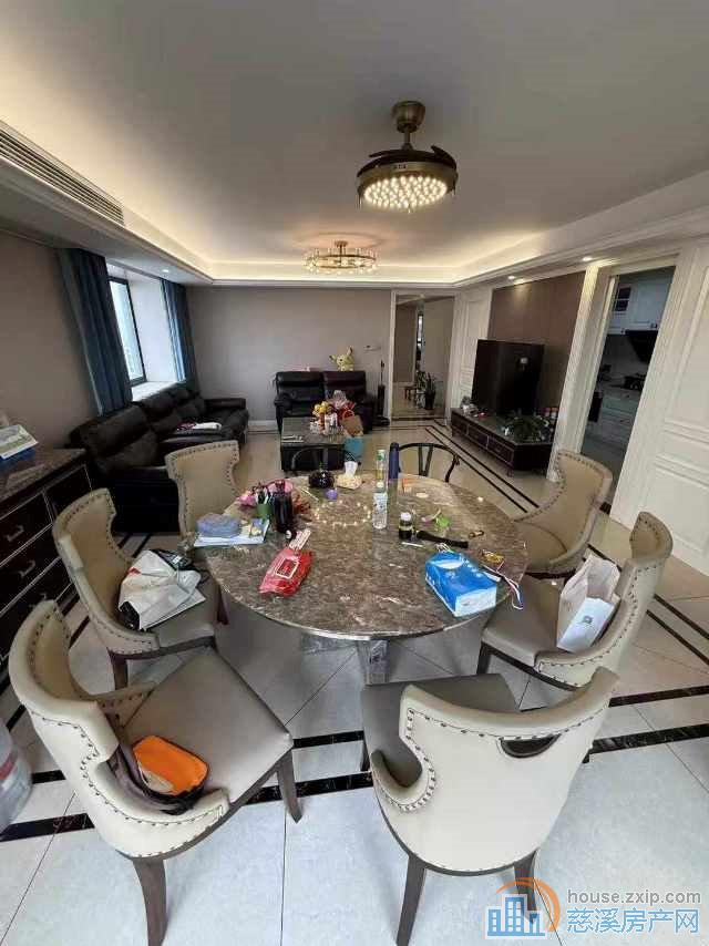 宁都华庭大平层195平精装修四室