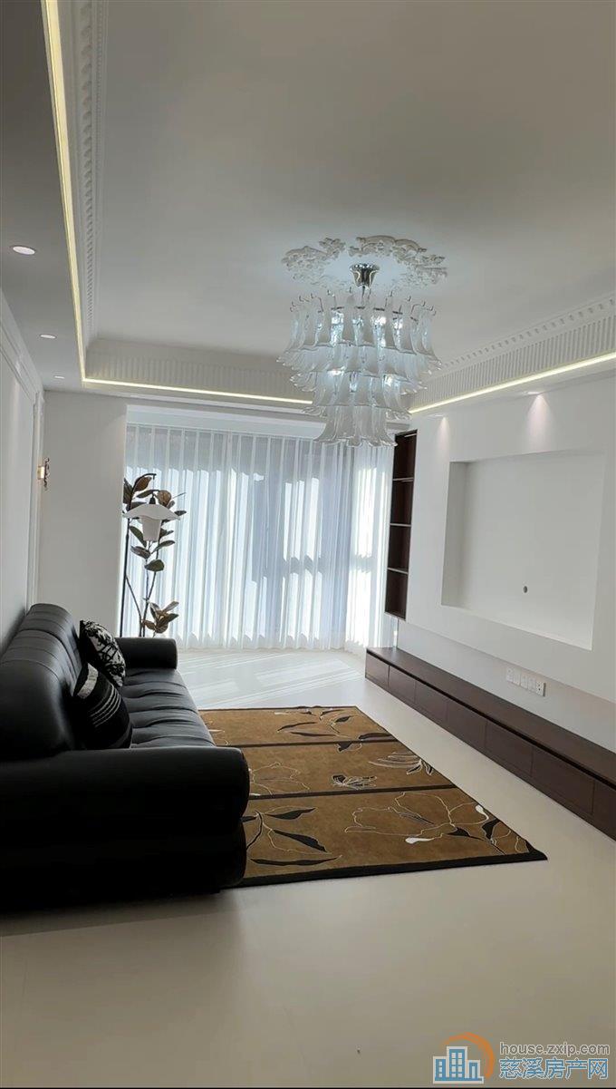 蔚蓝云图电梯洋房3室全新豪华装修直接钥匙