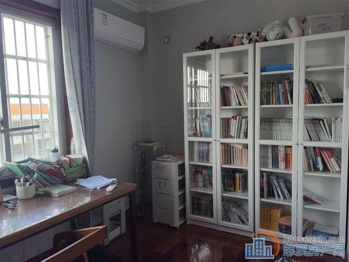 名都公寓 精装137平方+阁楼 露台车库