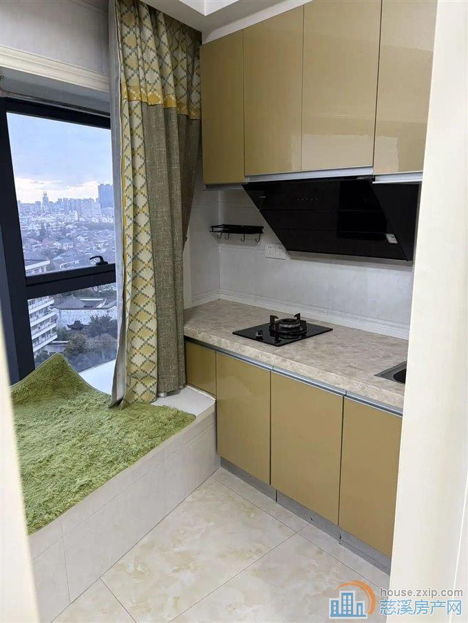 出租泰悦公寓58平2000每月