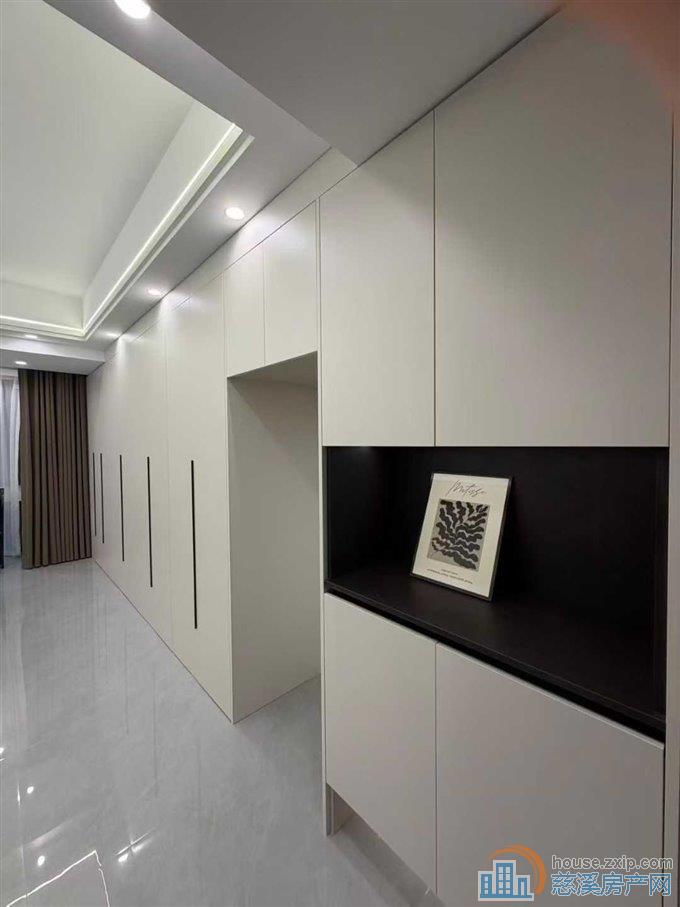 富丽湾全新豪华装修2500直接房源钥匙在