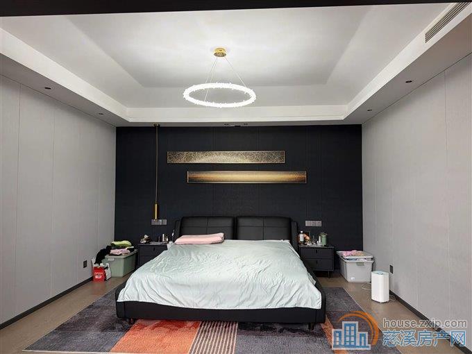 保利俯院江南北区洋房顶复175平379万