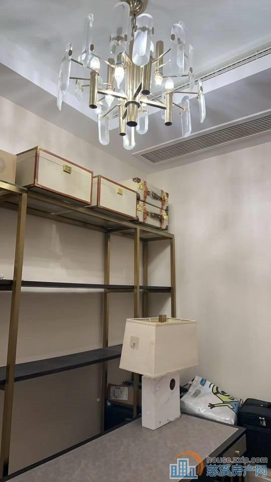 保利俯院江南电梯洋房127平豪装229万