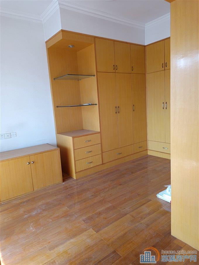 虞波西苑5楼121平方米85万