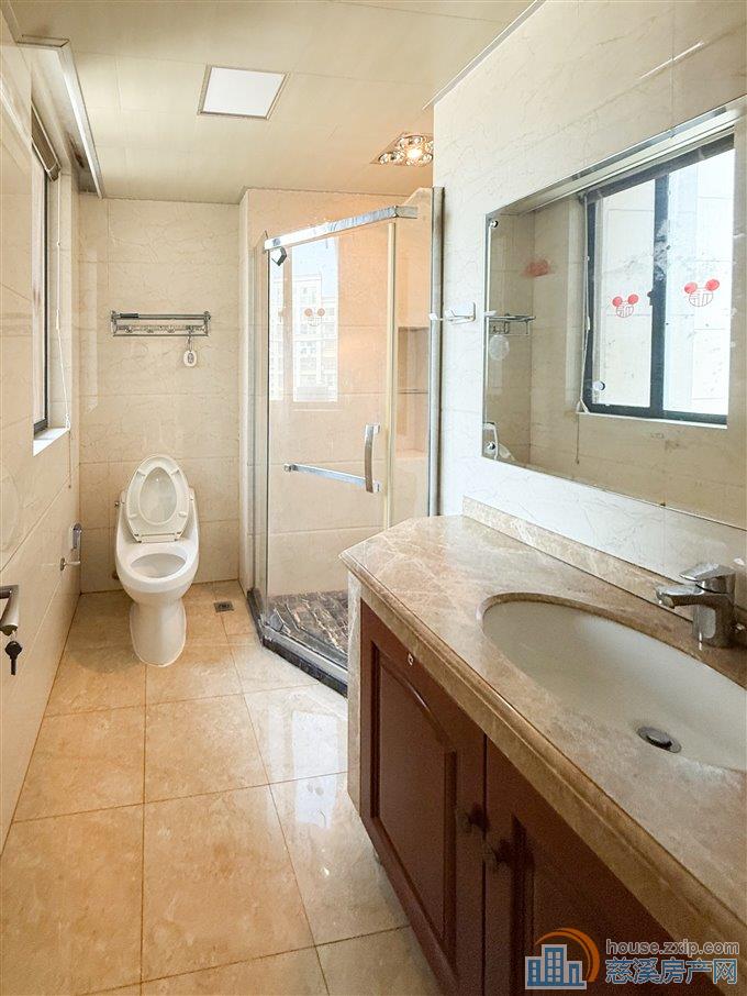 鸣北小区146平139万带车位