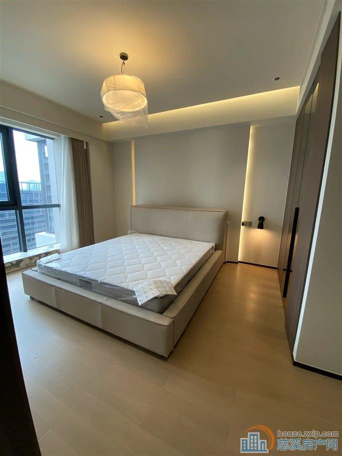 云顶194平方，全新豪华装修618万