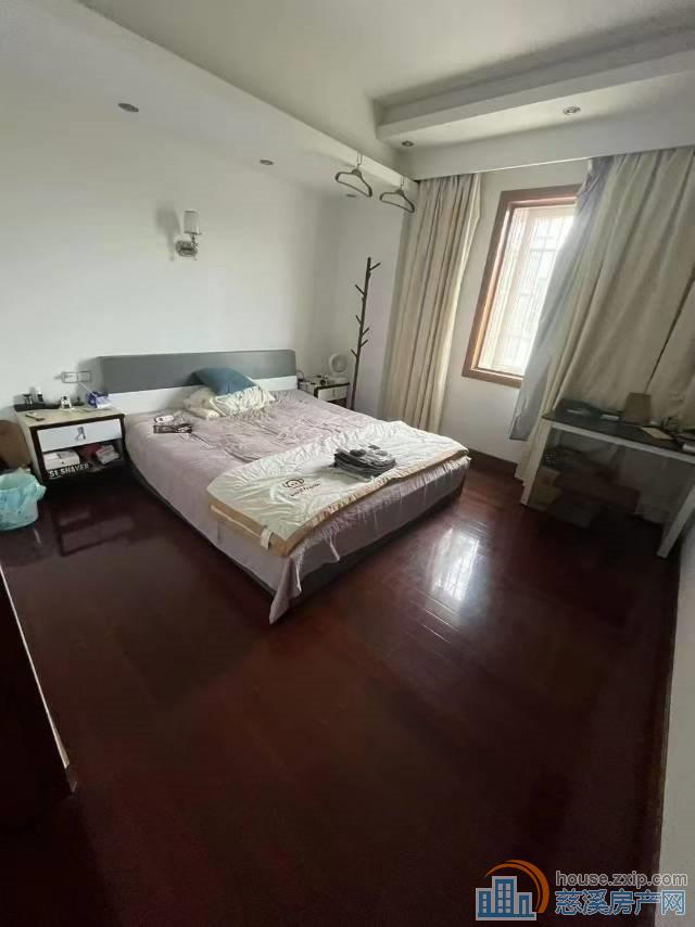 孙塘综合楼157平十车位精装140万