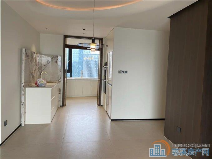 云顶194平方，全新豪华装修618万