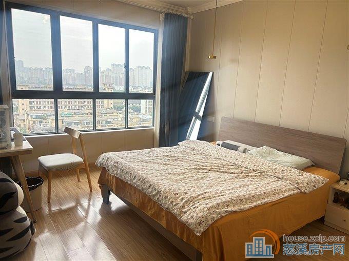 中梁泊景庭洋房131.08平129万简装