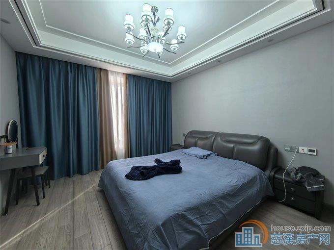 元亨雅园143平208万精装修