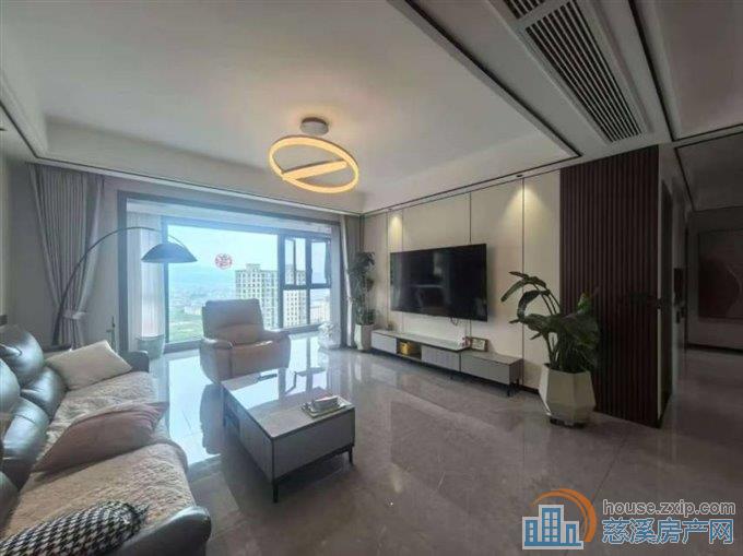 吾悦华府B区141平精装中高层226万