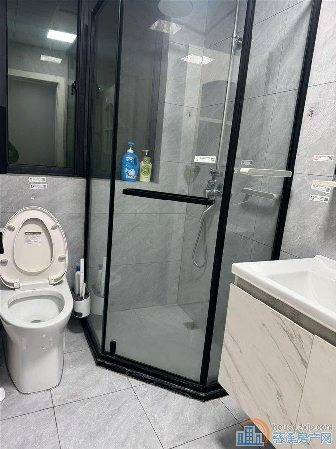 出租人和家园2室1800包物业