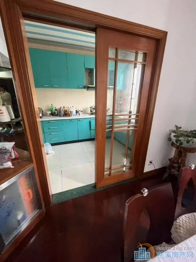 孙塘综合楼157平十车位精装140万