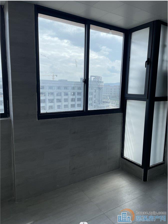 慈东住房——龙山汽配公寓