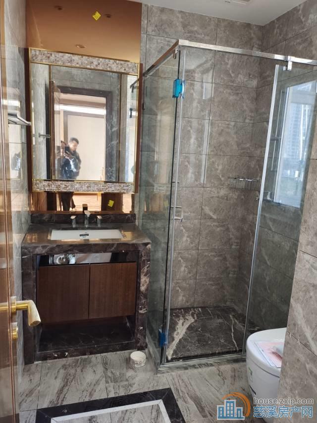 恒大河悦府洋房4楼130平统一精装115万直