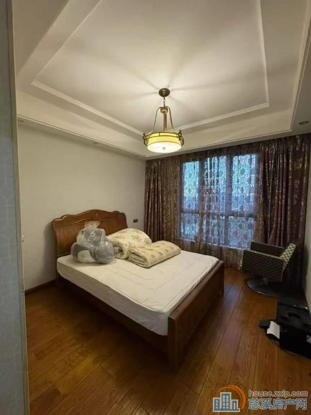 元亨雅园一期小高层143平精装230万