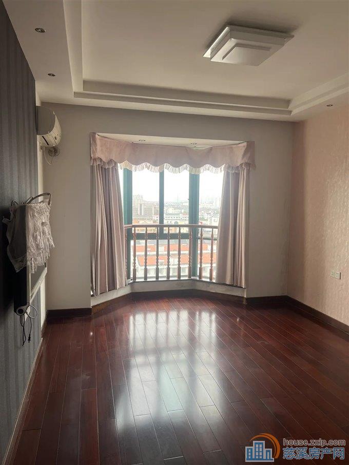 出售实验公寓166平178万