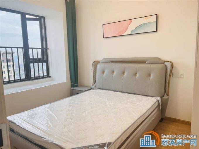 特价青樾府3室2厅2卫一书房2800直接