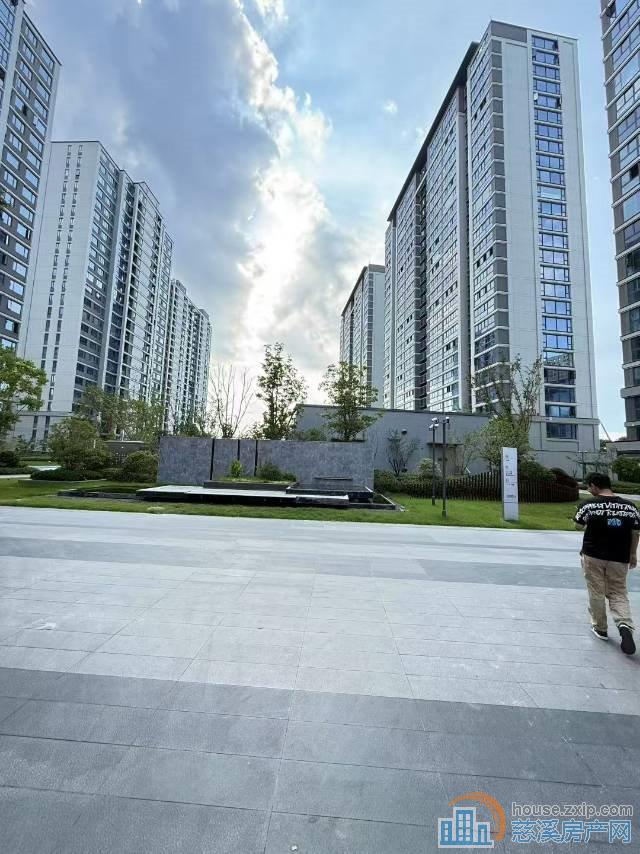 紫阙台119平2楼带露台169.8万包税