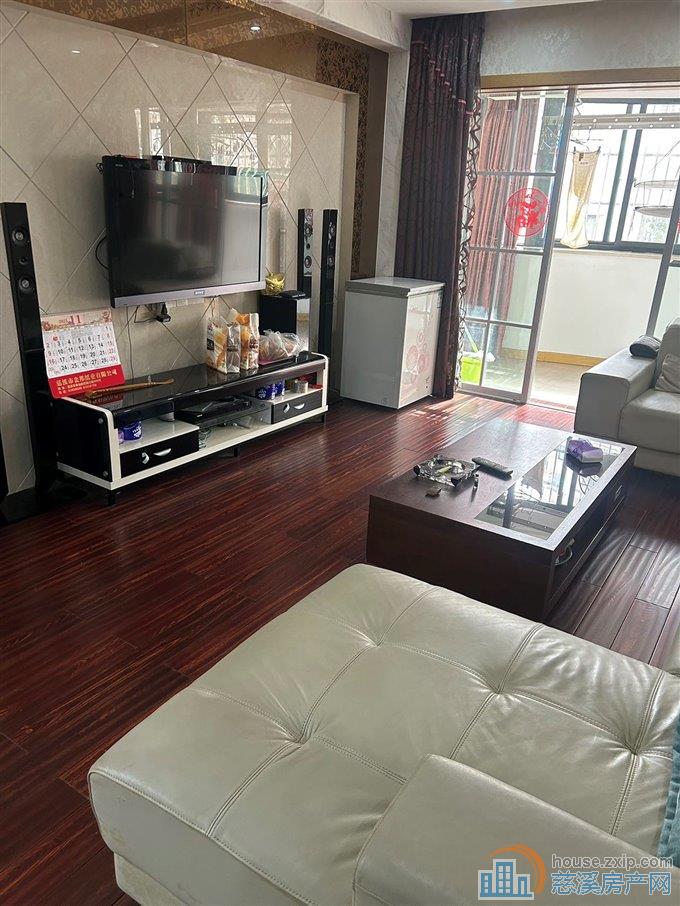 时代华都楼梯2楼121平125万精装修