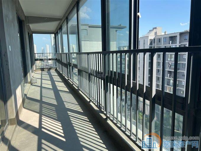特价:泊誉里洋房边套送双车位黄金位置