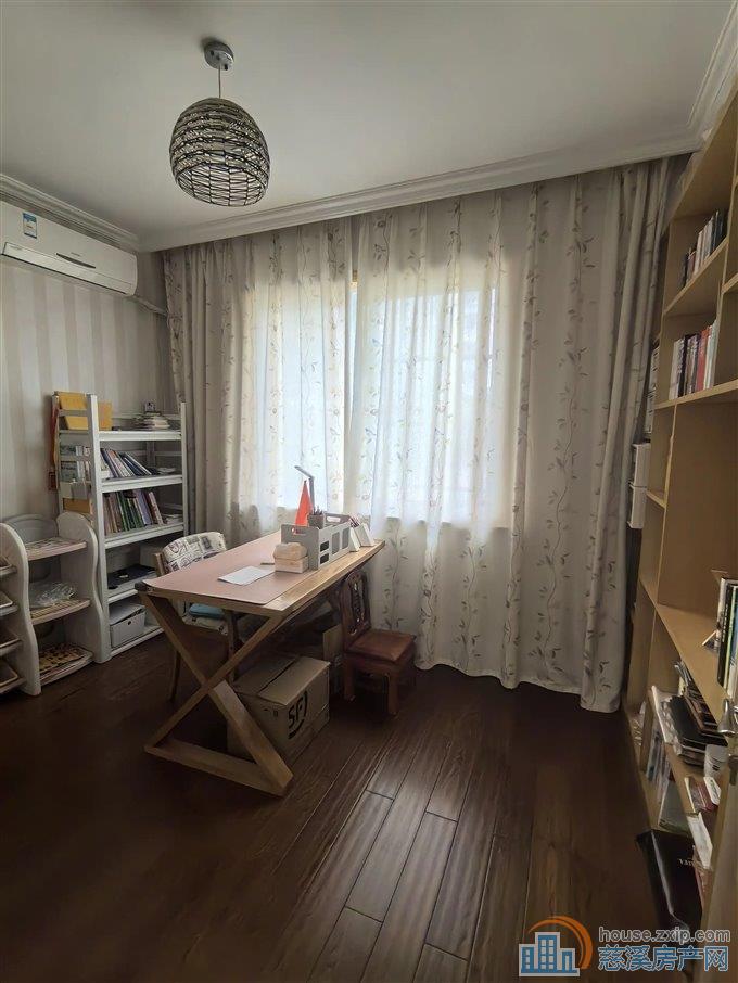 东兴苑南区 精装低楼层 带车库