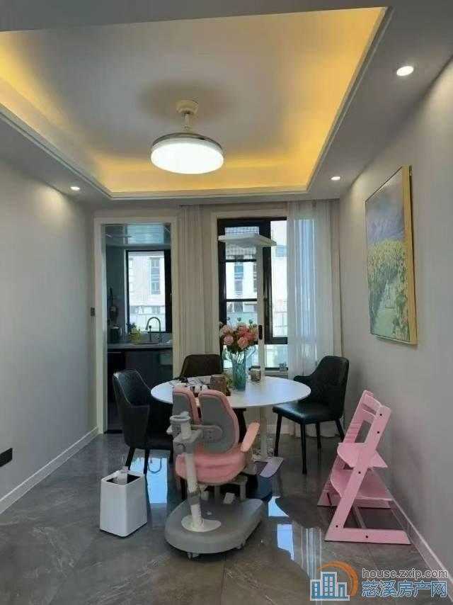 中海湖心半岛127平中间层精233.8万