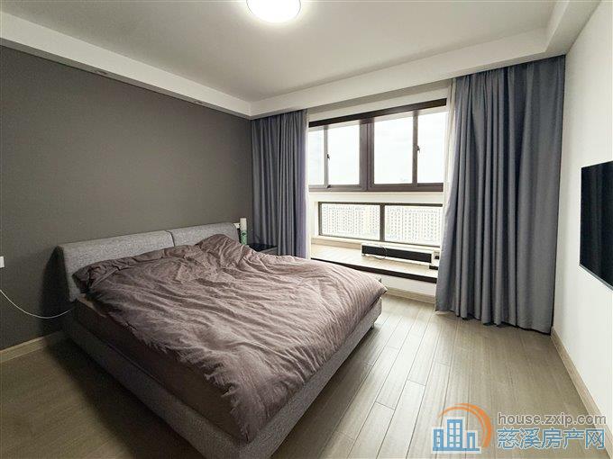 金仕华庭101平155万保养好文锦书包