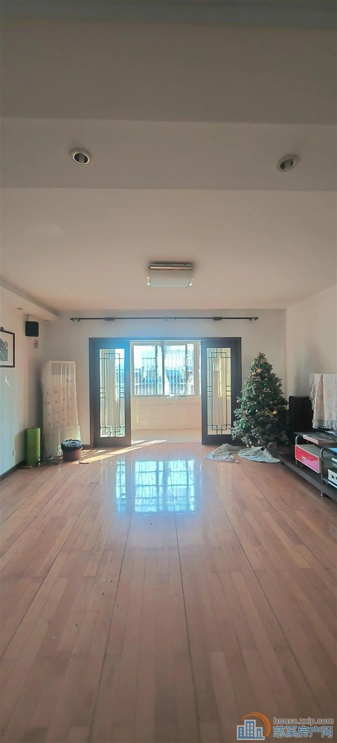 清泰公寓南区152平135万送车库