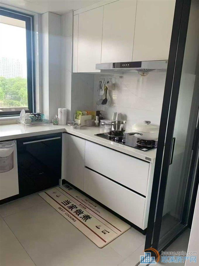 城西青樾府131平精装有图158万