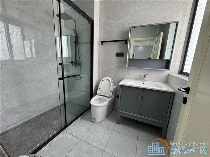 鸣北小区3室2厅1卫