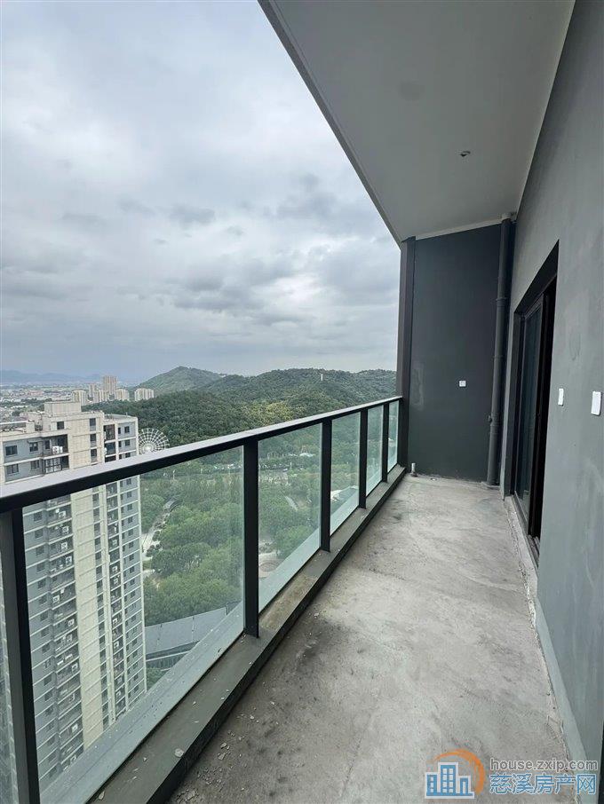 急急急 江岸臻园140平136.8万