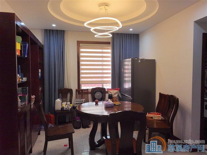 名都公寓 精装137平方+阁楼 露台车库