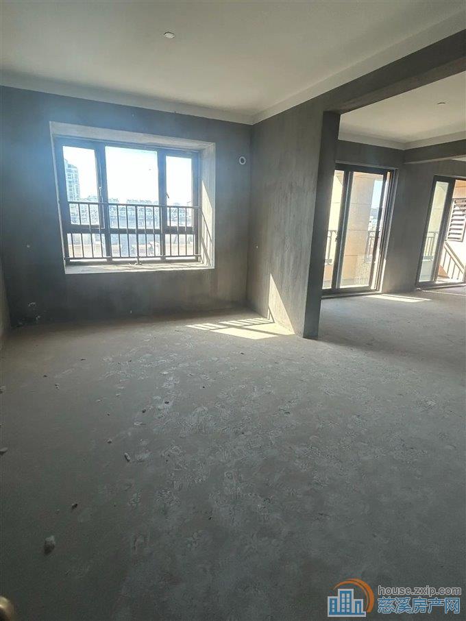 君慈名府145平 中间楼层带车位239万